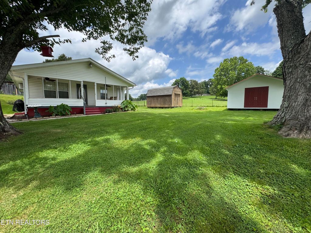 Photo of 109 Henry Mayfield Rd, Tellico Plains, TN 37385 (MLS # 1305284)