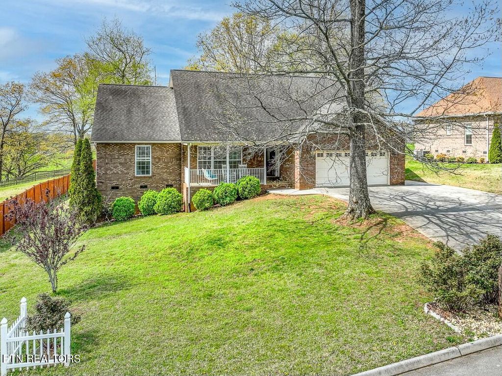 Photo of 1109 Houston Springs Rd, Greenback, TN 37742 (MLS # 1295892)
