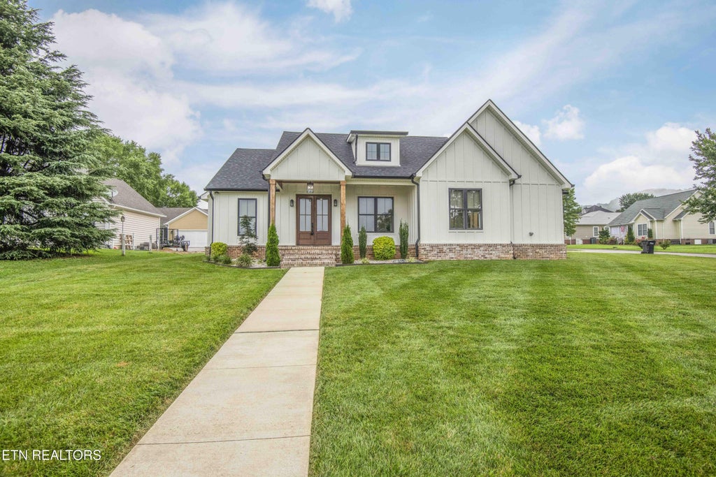 Photo of 137 Larkspur Drive, Andersonville, TN 37705 (MLS # 1347388)