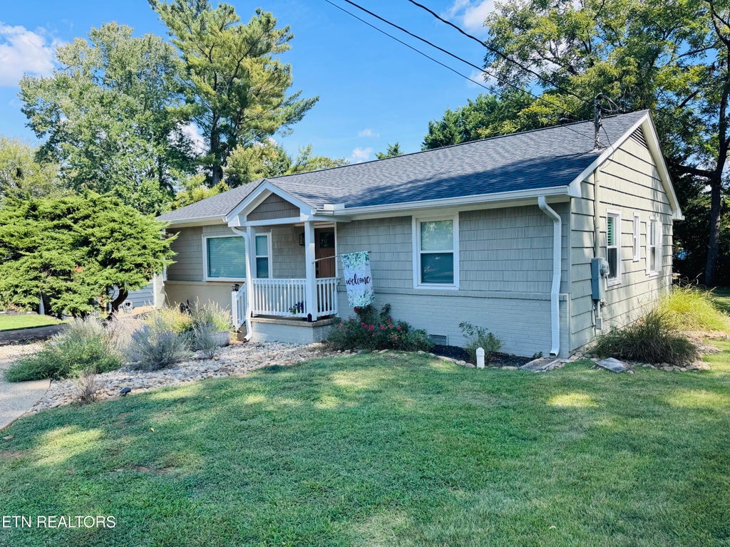 Photo of 1418 Southgate Rd, Knoxville, TN 37919 (MLS # 1339330)