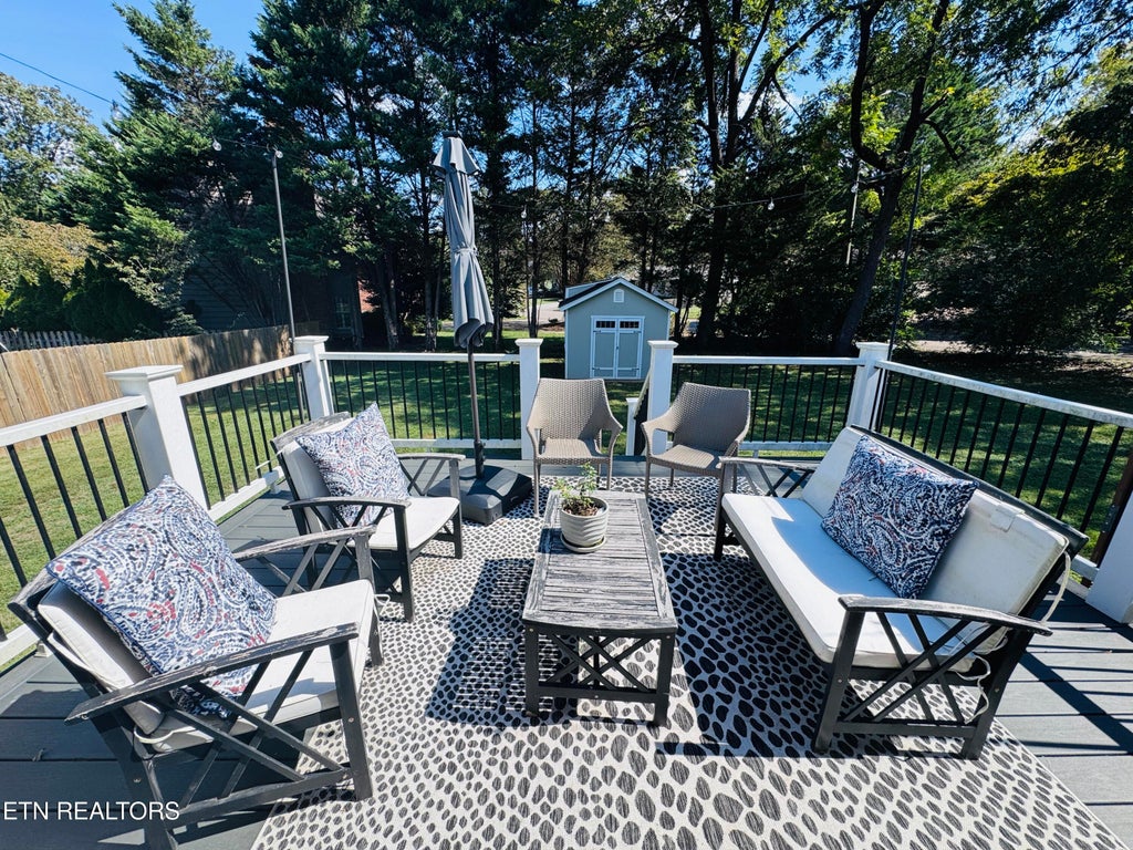Photo of 1418 Southgate Rd, Knoxville, TN 37919 (MLS # 1339330)