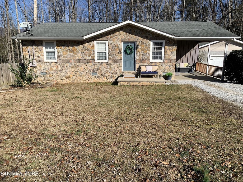 Photo of 158 Boulder Rd, Wartburg, TN 37887 (MLS # 1249826)