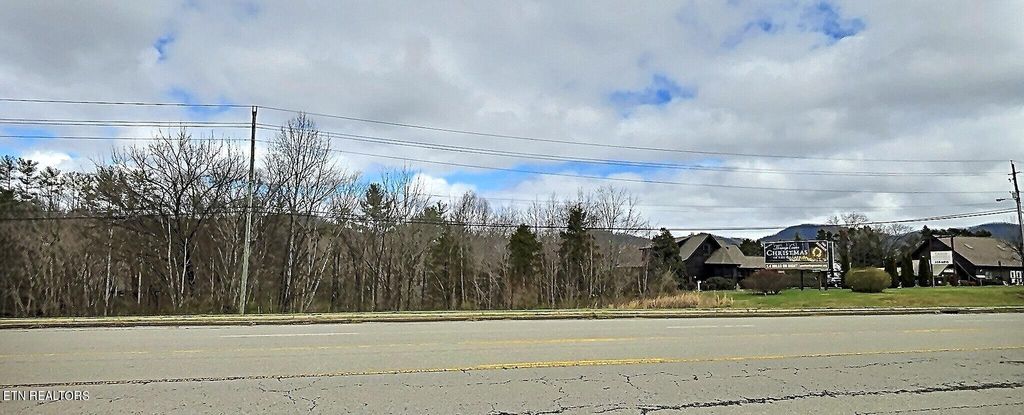 Photo of 7827 E Lamar Alexander Pkwy, Townsend, TN 37882 (MLS # 1255016)