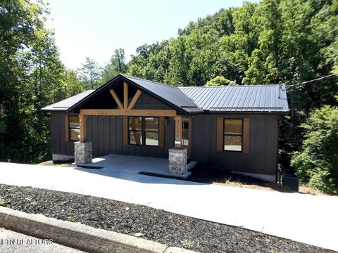 Photo of 2138 Bluff Ridge Rd, Sevierville, TN 37876 (MLS # 1345406)