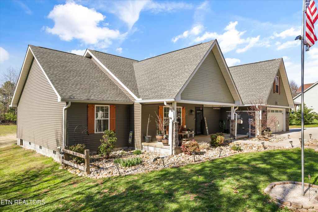 Photo of 3033 Lazy River Lane, Sevierville, TN 37876 (MLS # 1332941)