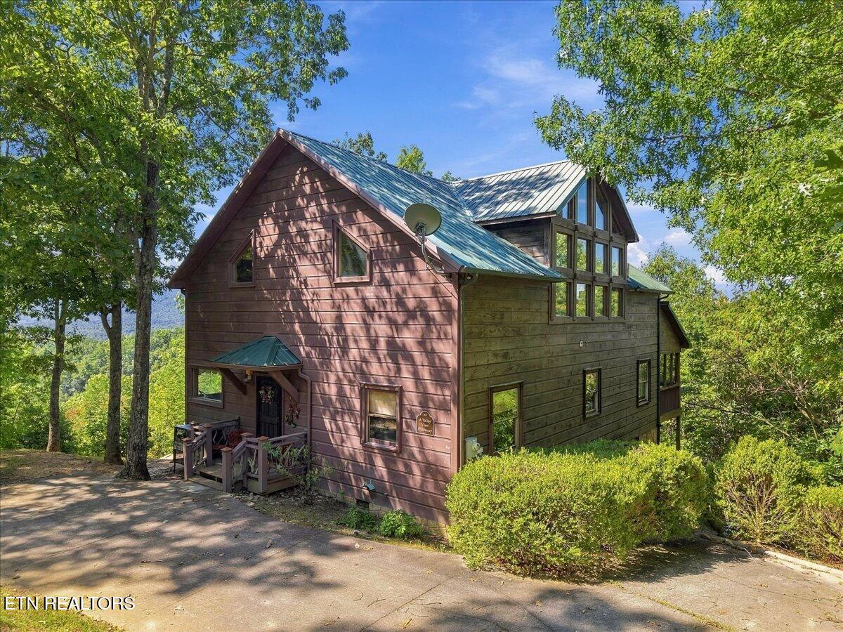 504 Twin Oak Mtn Lane