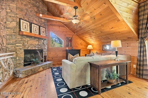 Tiny photo for 504 Twin Oak Mtn Lane, Townsend, TN 37882 (MLS # 1356159)