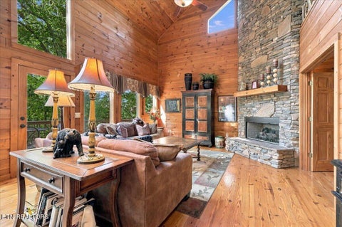 Tiny photo for 504 Twin Oak Mtn Lane, Townsend, TN 37882 (MLS # 1356159)
