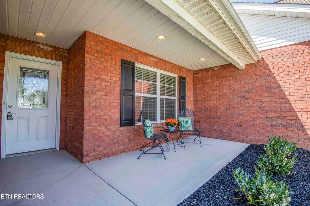 Photo of 337 Angus Xing Lane, Corryton, TN 37721 (MLS # 1297829)