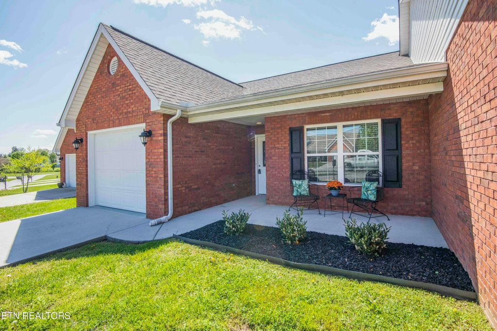 Photo of 337 Angus Xing Lane, Corryton, TN 37721 (MLS # 1297829)