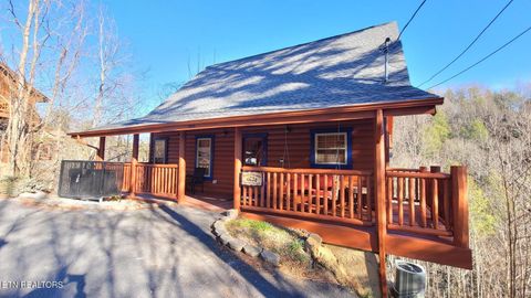 Photo of 909 Grey Fox Tr, Gatlinburg, TN 37738 (MLS # 1326603)
