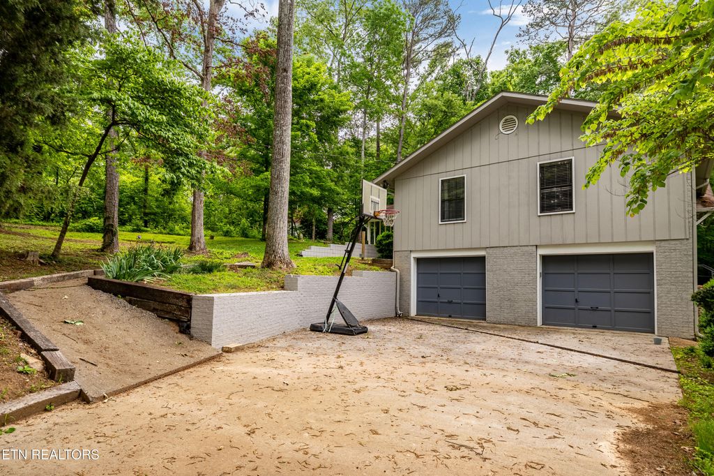 Photo of 147 County Road 576, Englewood, TN 37329 (MLS # 1289603)