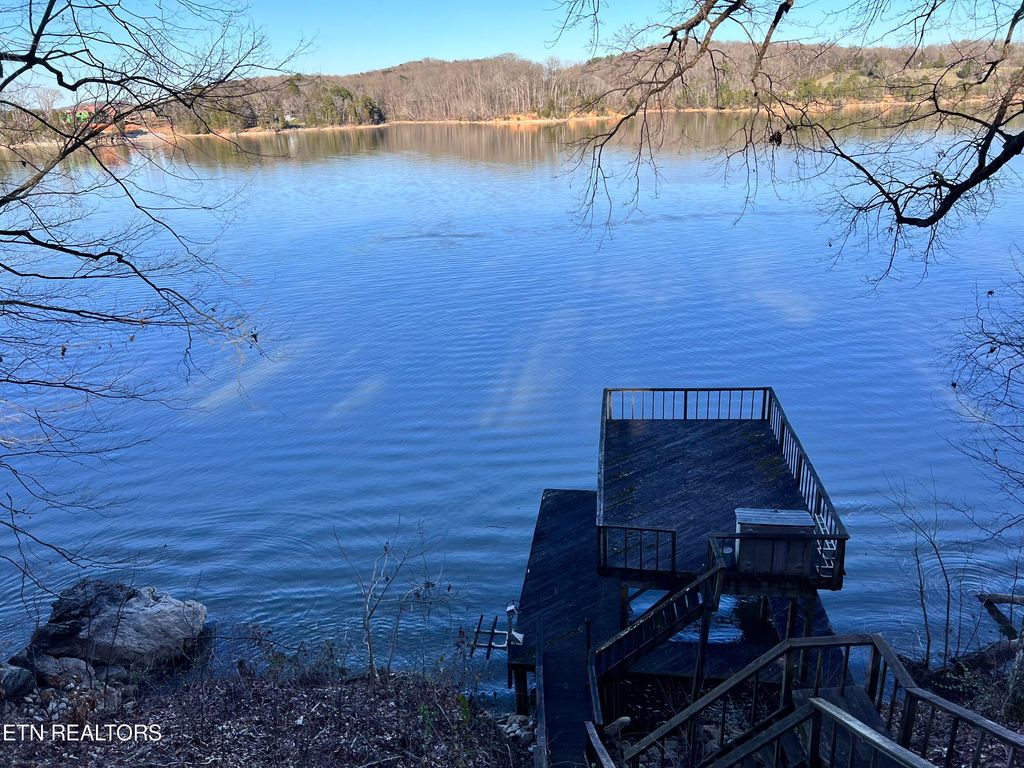 Photo of 4042 Riverpoint Way Way, Louisville, TN 37777 (MLS # 1255543)