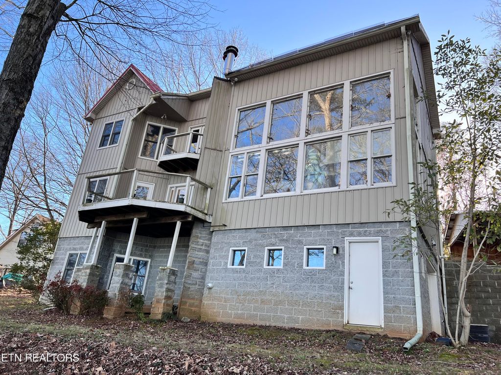 Photo of 4042 Riverpoint Way Way, Louisville, TN 37777 (MLS # 1255543)