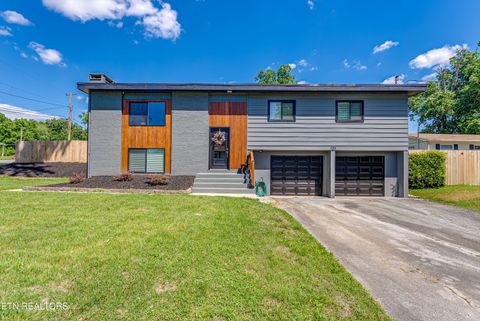 Photo of 101 Wayne Place, Oak Ridge, TN 37830 (MLS # 1344181)