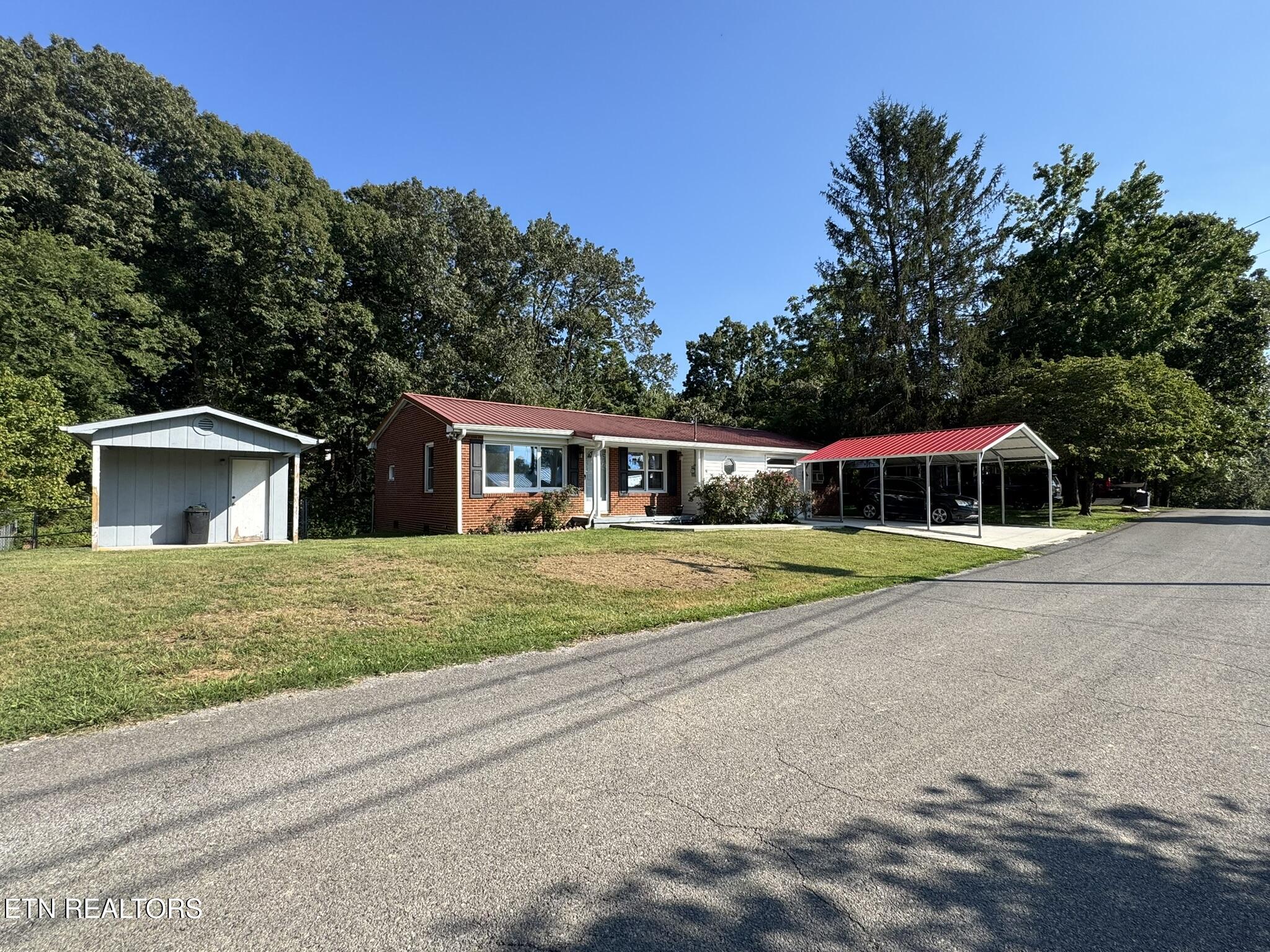 136 Hamilton Ave