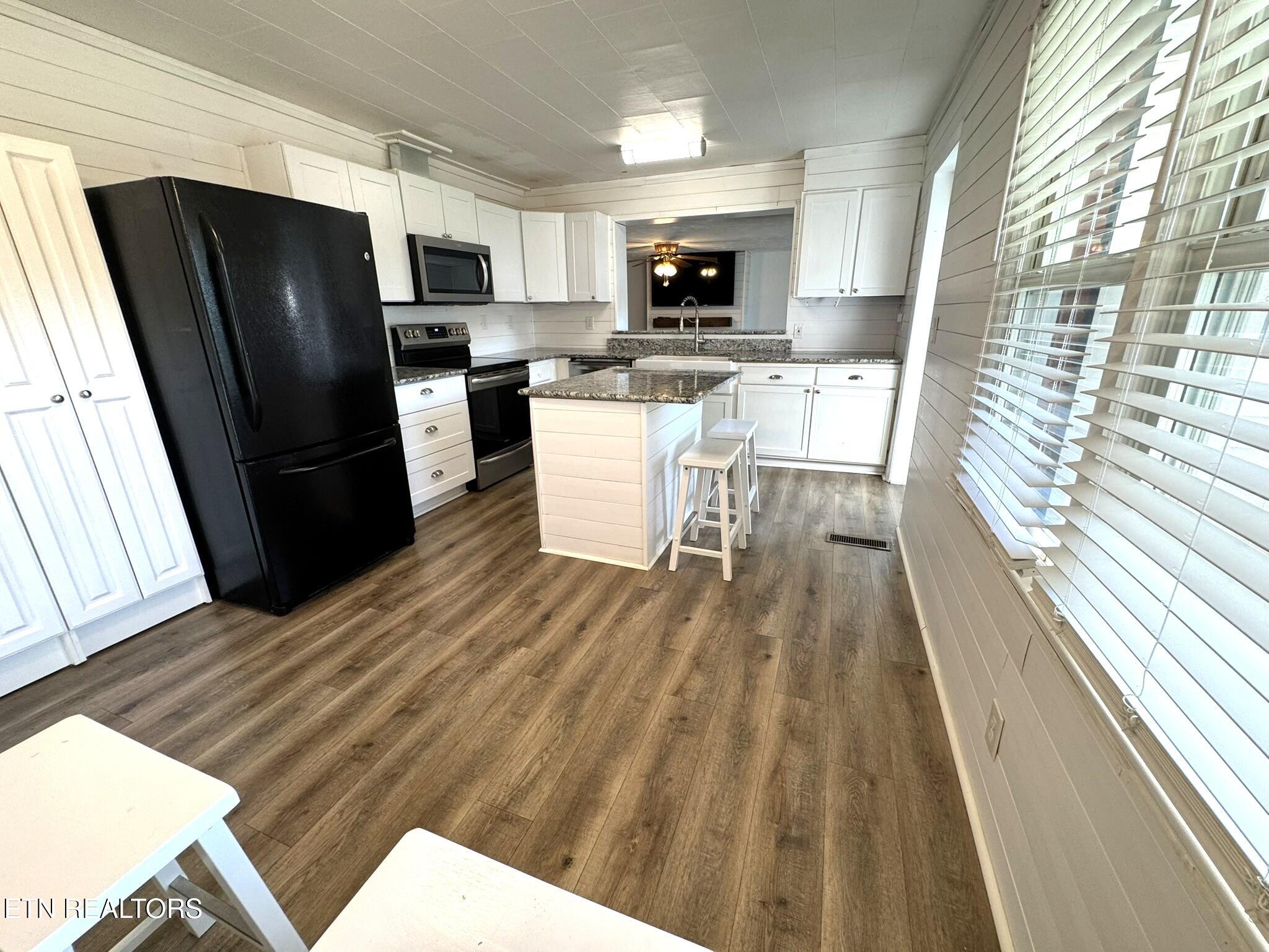 136 Hamilton Ave