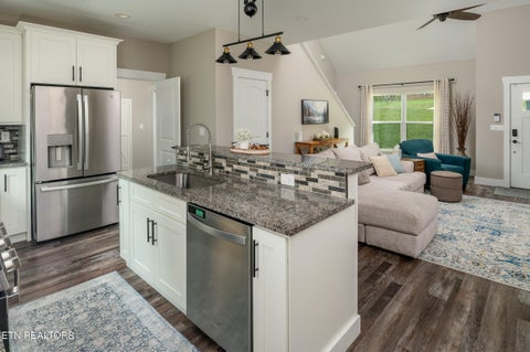 Tiny photo for 406 Robinson Tr, Loudon, TN 37774 (MLS # 1347277)