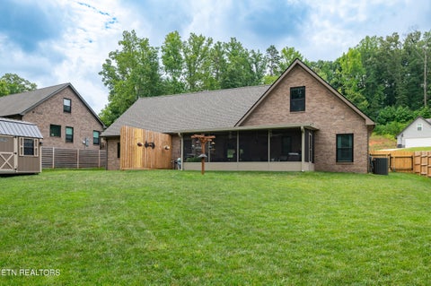 Tiny photo for 406 Robinson Tr, Loudon, TN 37774 (MLS # 1347277)