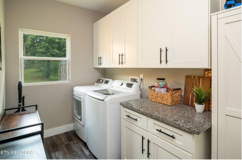Tiny photo for 406 Robinson Tr, Loudon, TN 37774 (MLS # 1347277)
