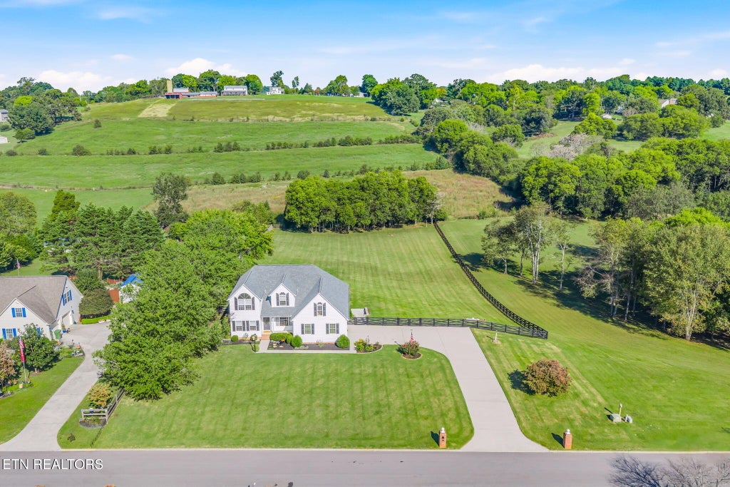 Photo of 3716 Laurel Ridge Drive, Maryville, TN 37801 (MLS # 1358802)