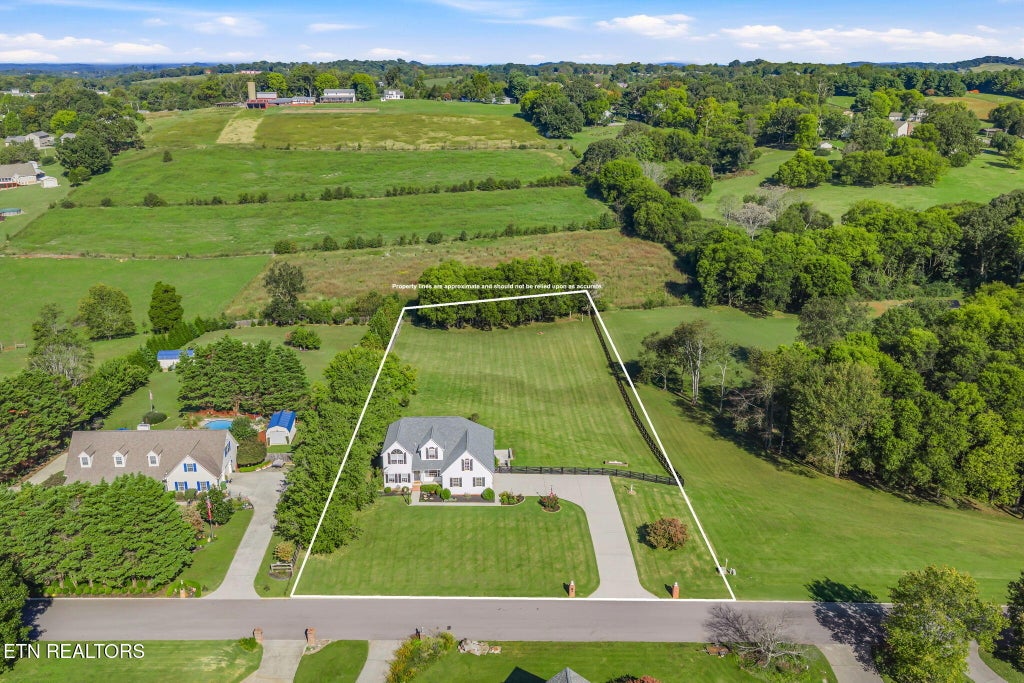 Photo of 3716 Laurel Ridge Drive, Maryville, TN 37801 (MLS # 1358802)