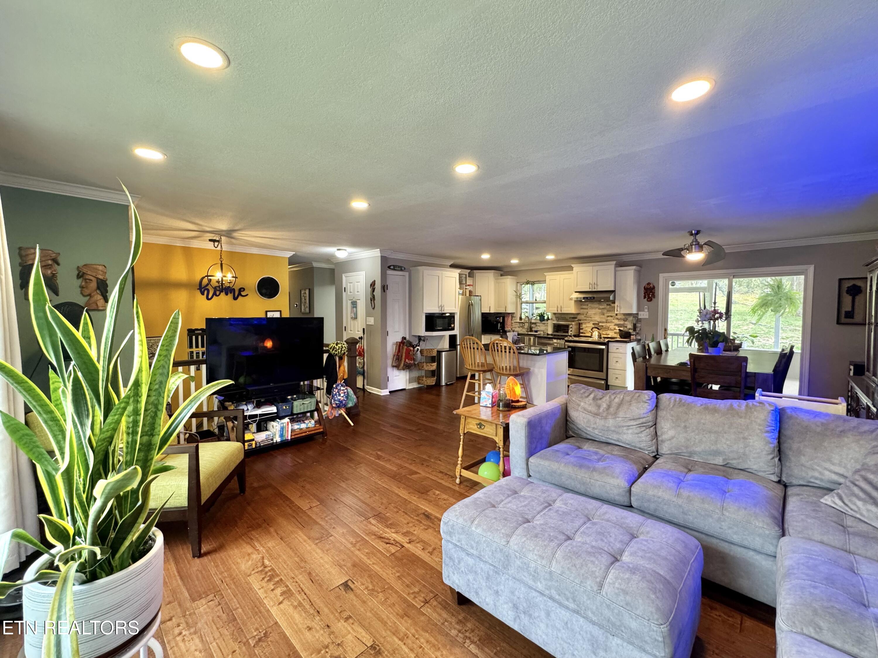 47 E Norris Rd