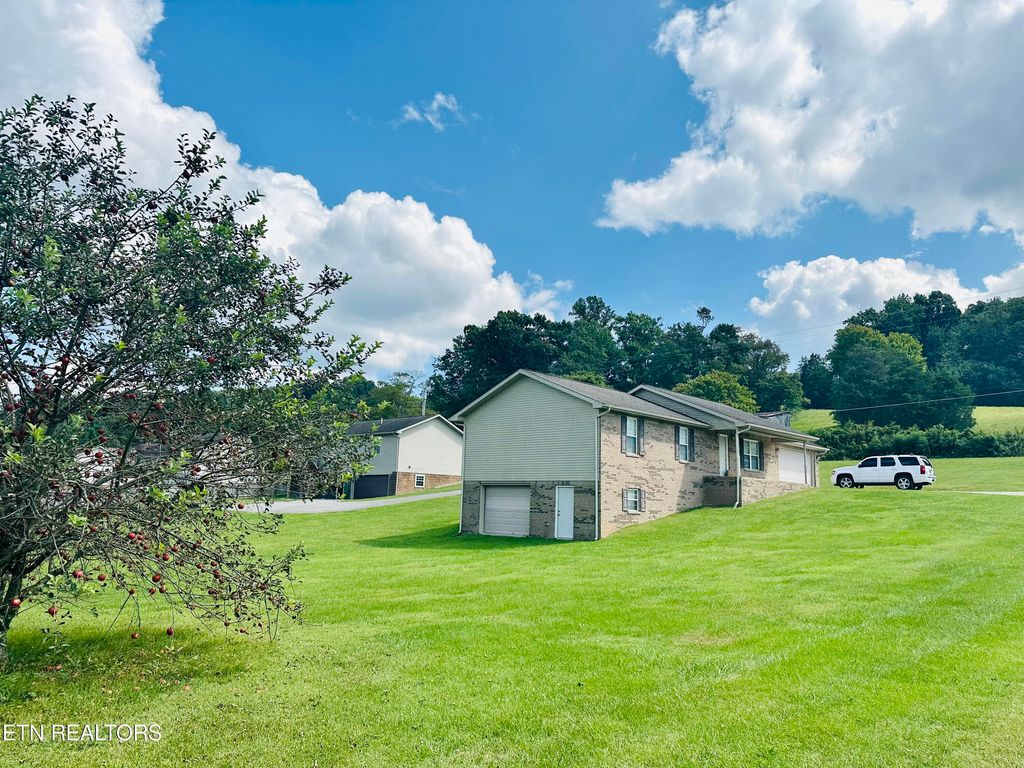 Photo of 108 ALTINA Circle, New Tazewell, TN 37825 (MLS # 1240207)