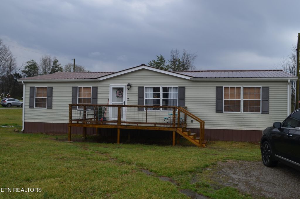 Photo of 1754 Knoxville Hwy, Wartburg, TN 37887 (MLS # 1293603)