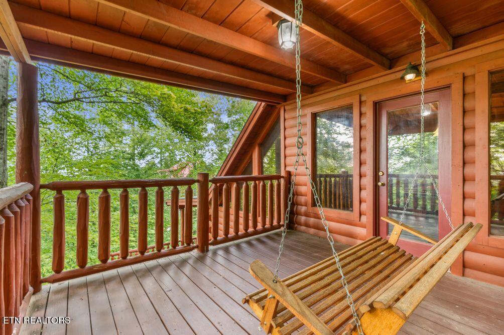1904 Rhododendron Ln
