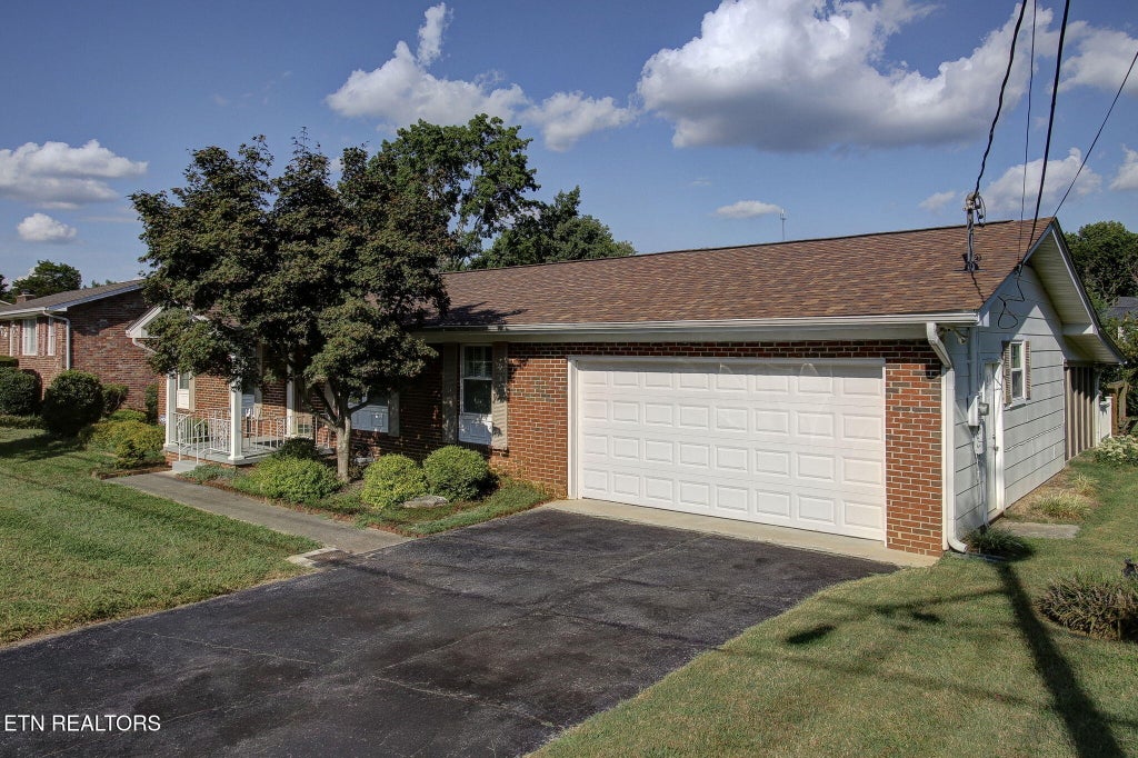 Photo of 3726 Cherrylog Rd, Knoxville, TN 37921 (MLS # 1356448)