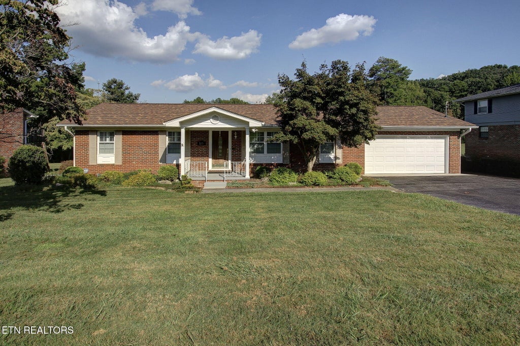 Photo of 3726 Cherrylog Rd, Knoxville, TN 37921 (MLS # 1356448)