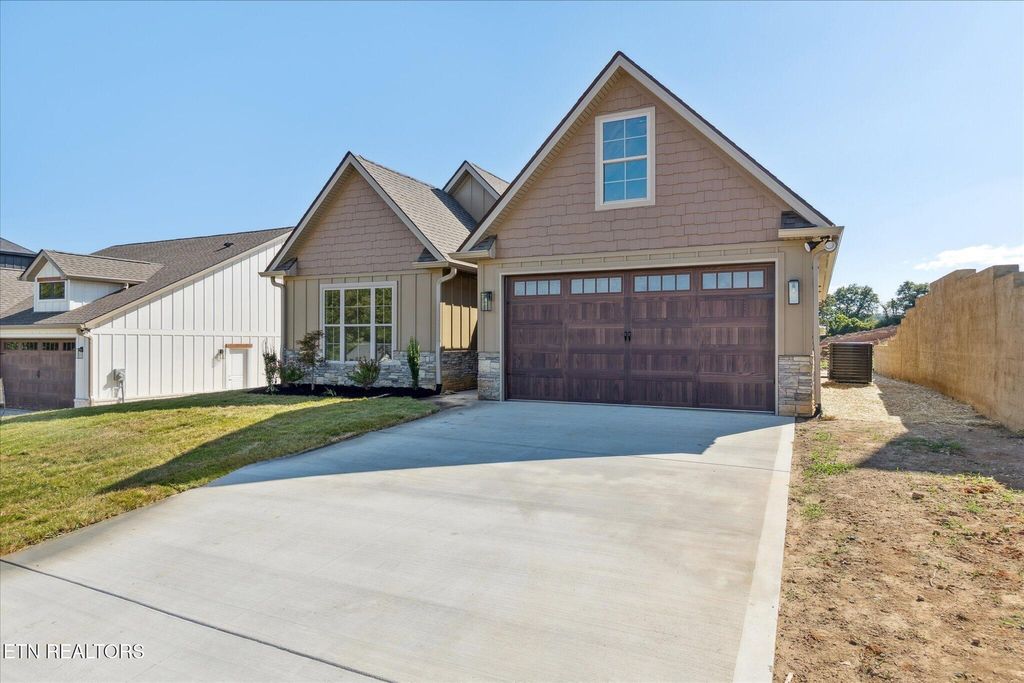 Photo of 3019 Bridgewater Blvd, Morristown, TN 37814 (MLS # 1342700)