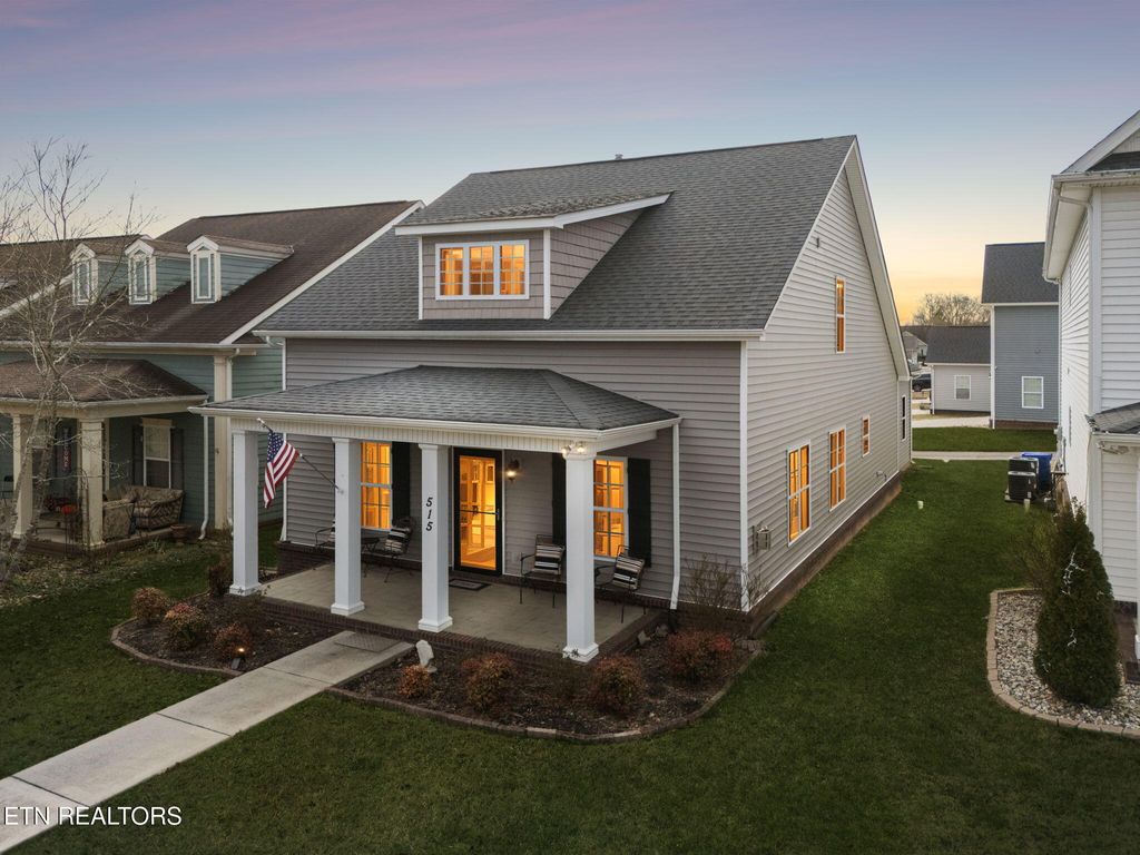 Photo of 515 Broadberry Ave, Oak Ridge, TN 37830 (MLS # 1327602)