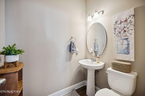 Tiny photo for 515 Broadberry Ave, Oak Ridge, TN 37830 (MLS # 1327602)