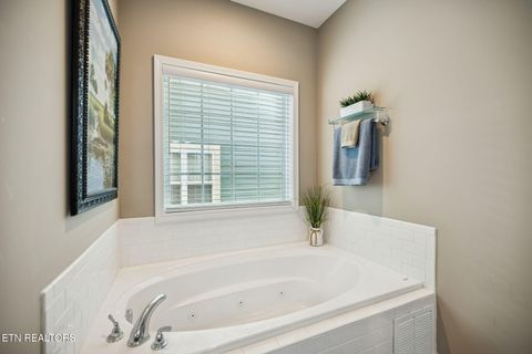 Tiny photo for 515 Broadberry Ave, Oak Ridge, TN 37830 (MLS # 1327602)