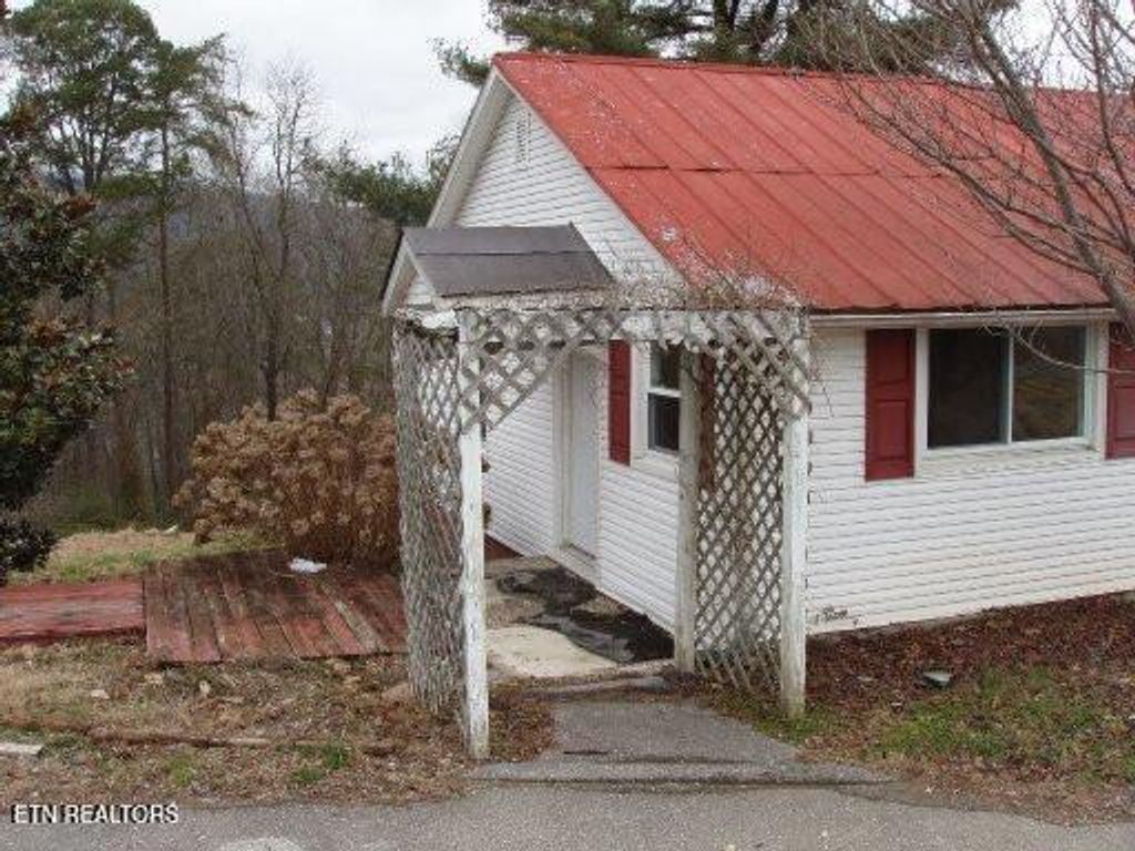 Photo of 311 S Church Ave, Rockwood, TN 37854 (MLS # 1345631)