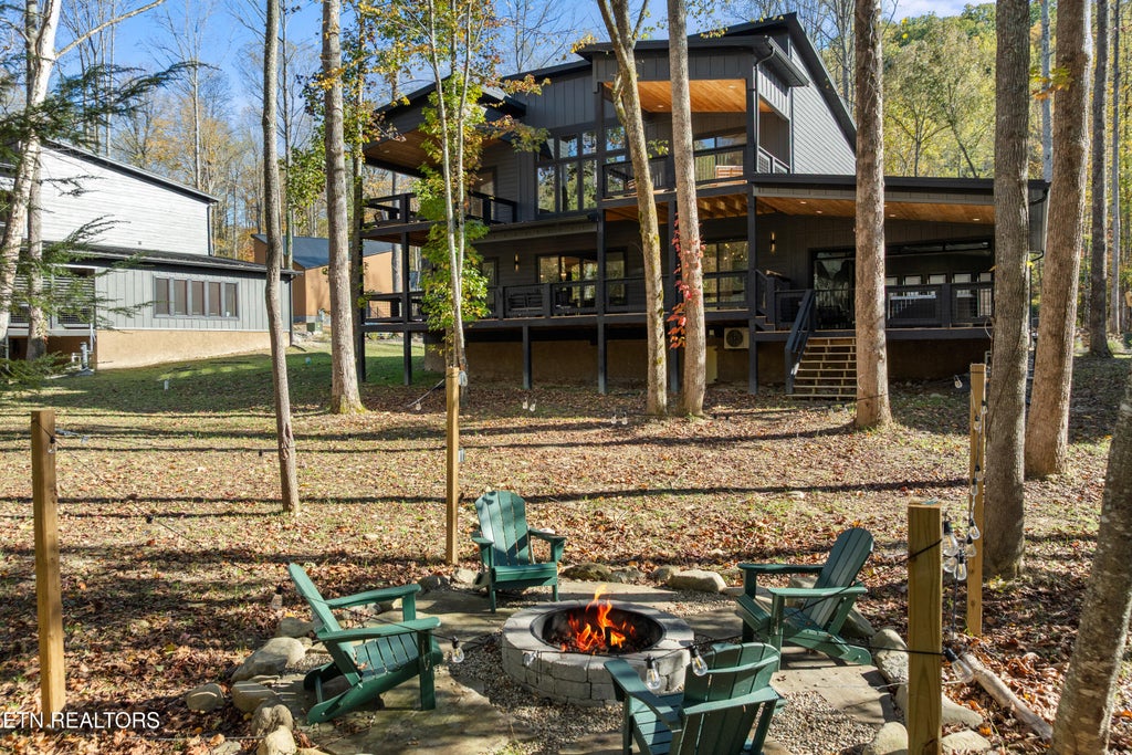 Photo of 4143 Fontaine Way, Gatlinburg, TN 37738 (MLS # 1357893)
