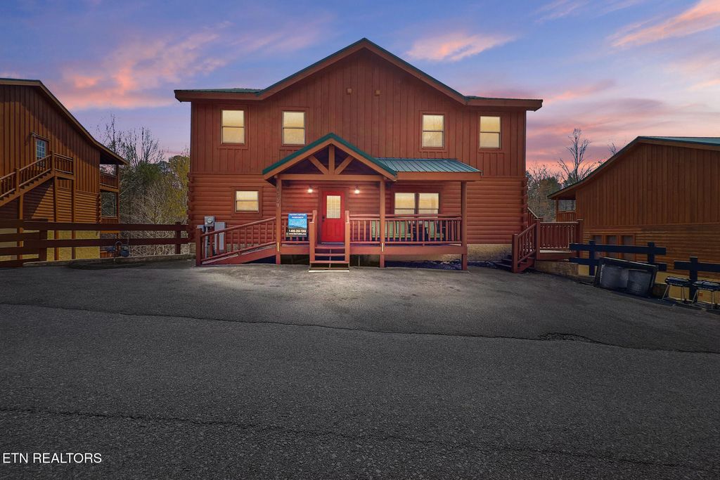 Photo of 4359 Forest Ridge Way, Pigeon Forge, TN 37863 (MLS # 1333672)