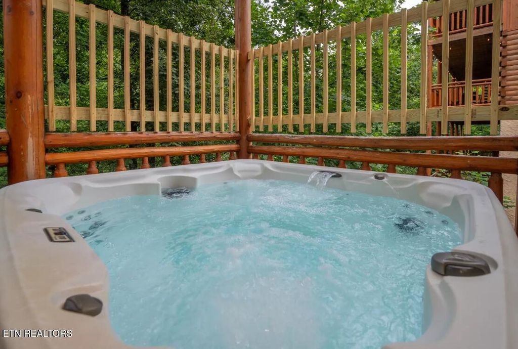 Photo of 4359 Forest Ridge Way, Pigeon Forge, TN 37863 (MLS # 1333672)