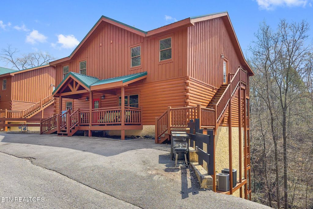 Photo of 4359 Forest Ridge Way, Pigeon Forge, TN 37863 (MLS # 1333672)