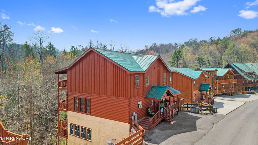 Photo of 4359 Forest Ridge Way, Pigeon Forge, TN 37863 (MLS # 1333672)