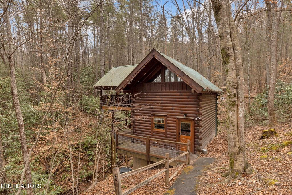 Photo of 3114 Brothers Way, Sevierville, TN 37862 (MLS # 1316840)