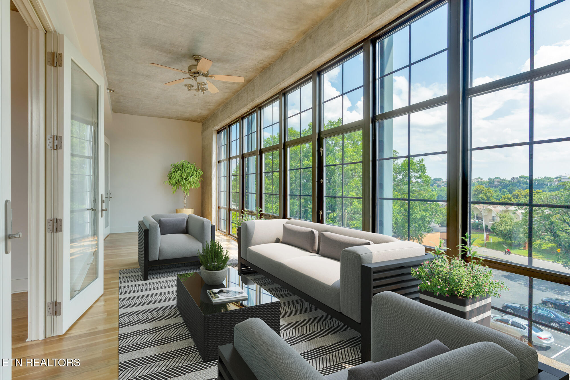 417 Frazier Ave 404