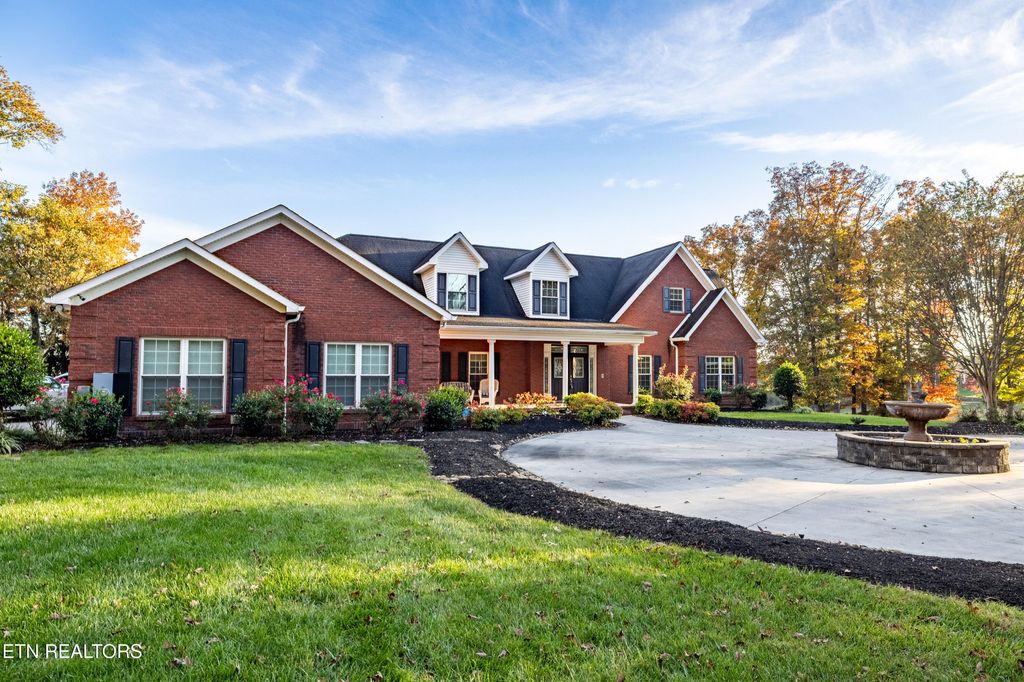 Photo of 376 Thornton Drive, Lenoir City, TN 37772 (MLS # 1321194)