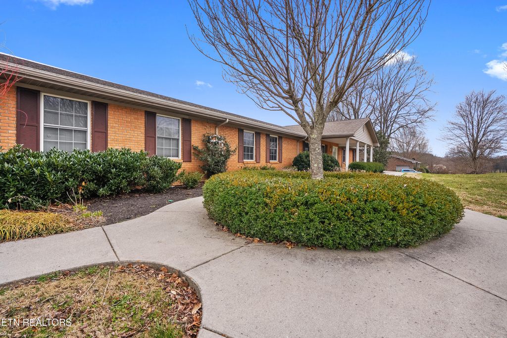 Photo of 1245 S Heritage Drive, Maryville, TN 37803 (MLS # 1331429)