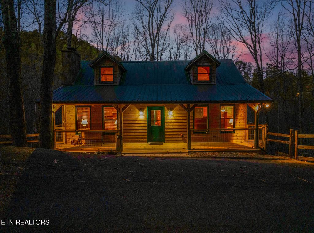Photo of 1040 Laurel Rd, Townsend, TN 37882 (MLS # 1307385)