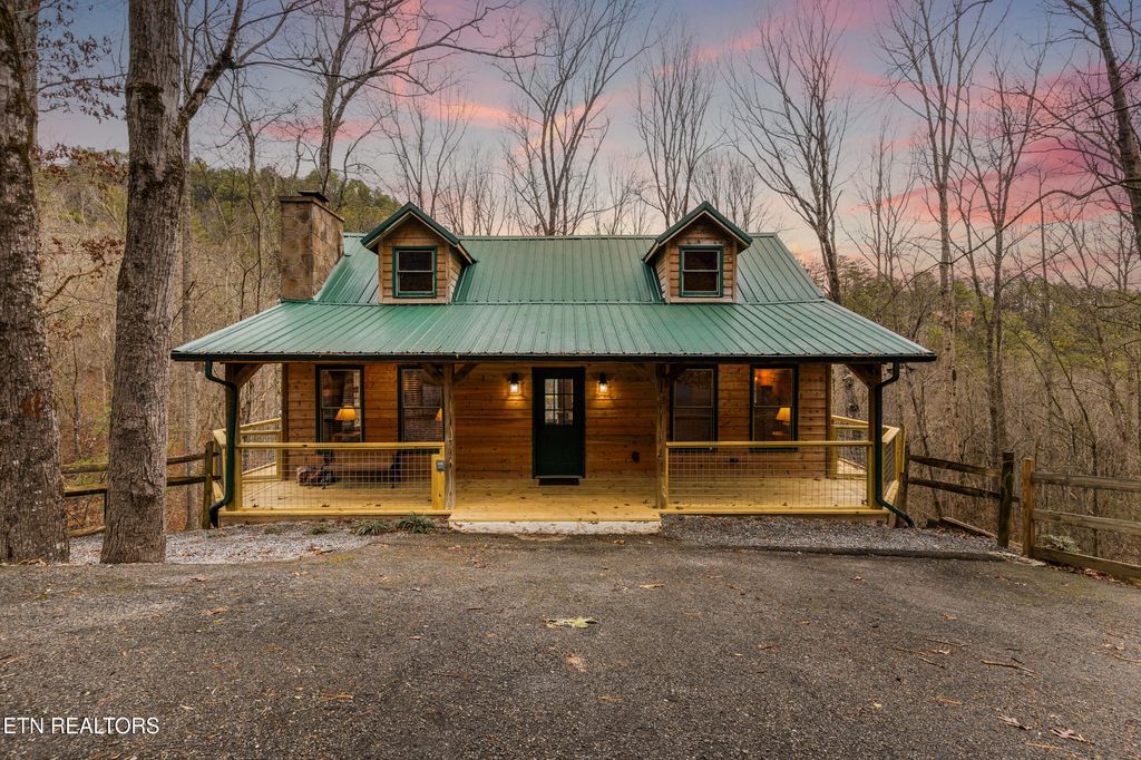 Photo of 1040 Laurel Rd, Townsend, TN 37882 (MLS # 1307385)