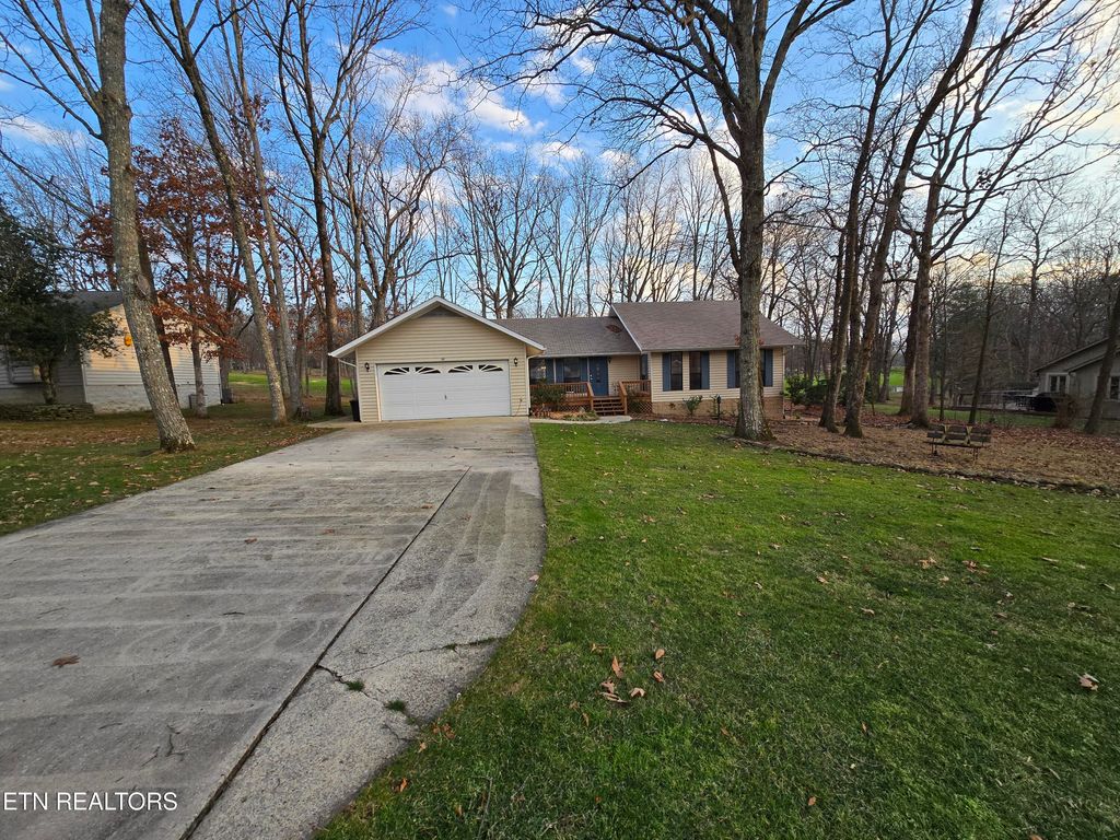 Photo of 107 Howard Terrace, Crossville, TN 38558 (MLS # 1324089)