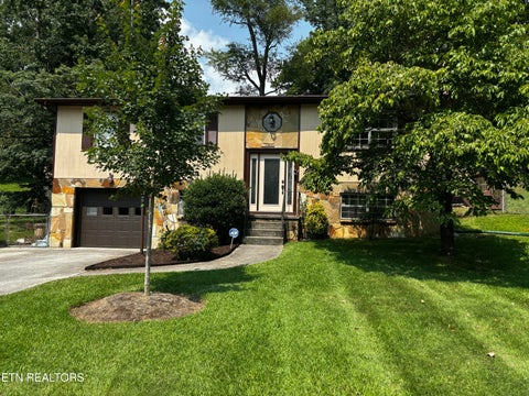 Photo of 5848 Outer Drive, Knoxville, TN 37921 (MLS # 1349962)